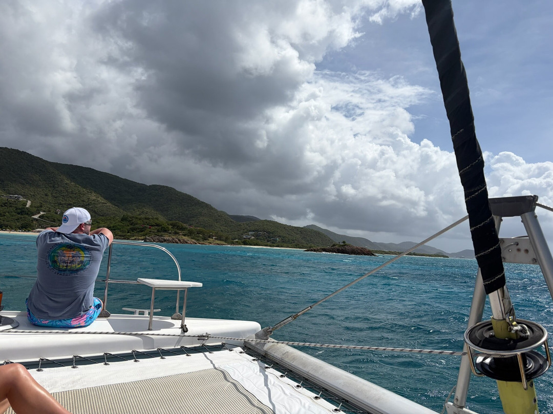 Catamaran Sailing Antigua-Jolly Harbour必去景点