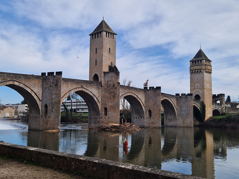 Pont Valentré-Cahors必去景点