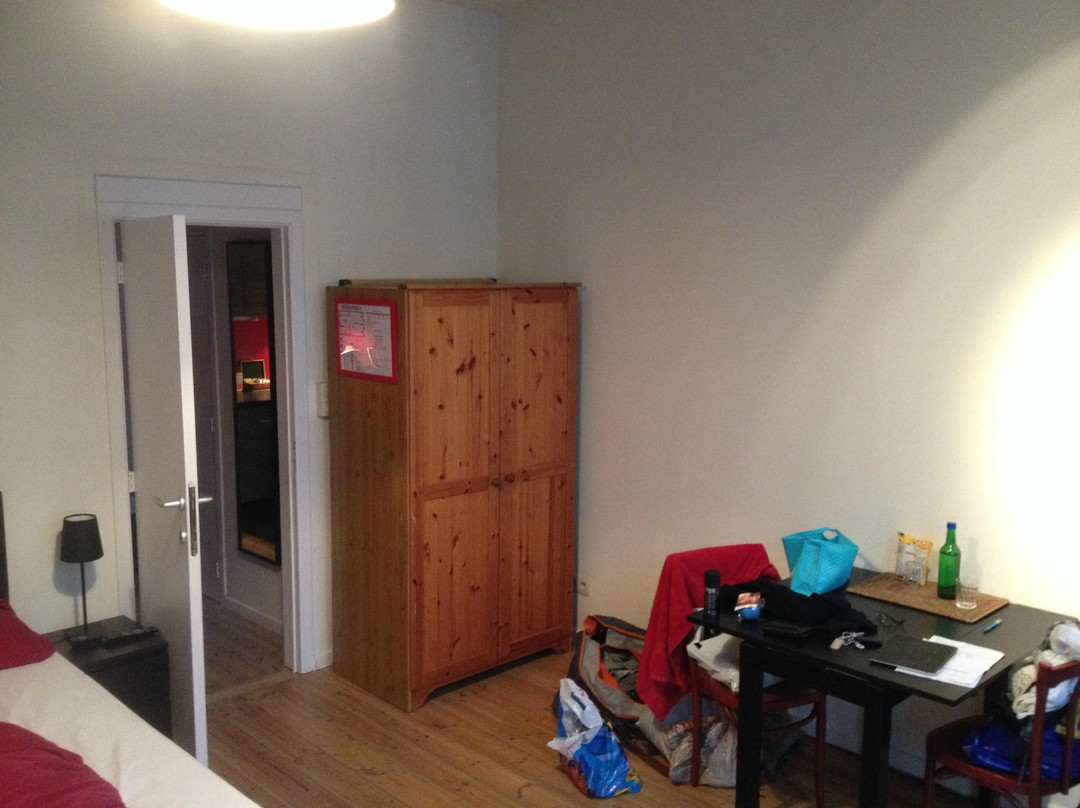 因为夜晚城市旅馆主图