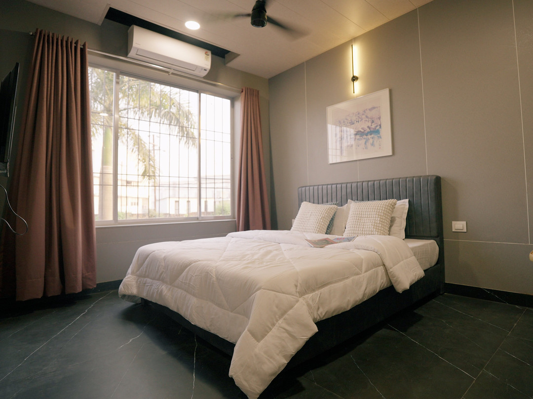 Shree Lodging & Boarding
