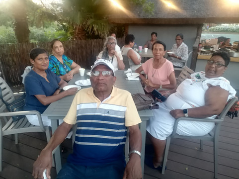 楼威童话酒店主图