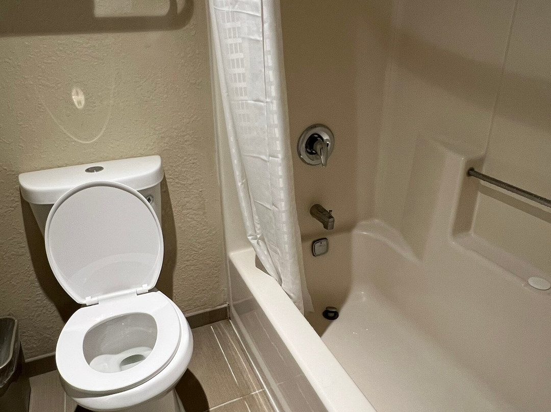 舒适套房酒店-东哈特福德主图