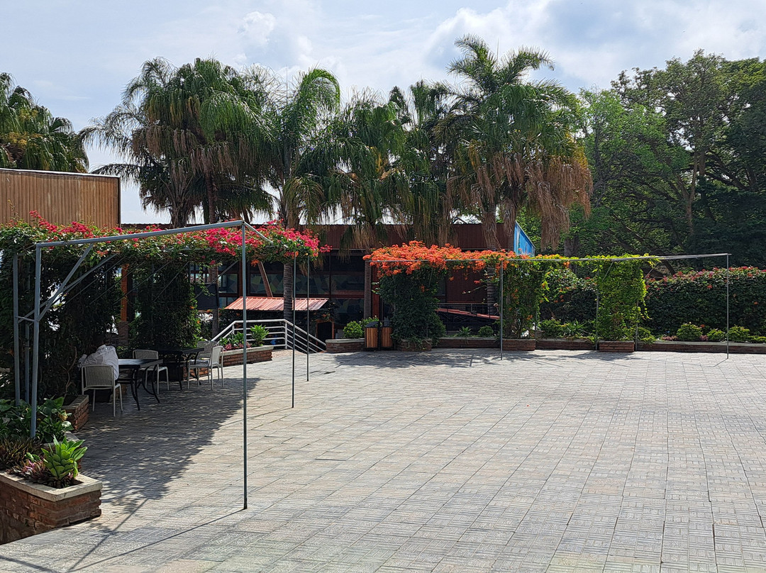 里威度假村及水疗中心主图