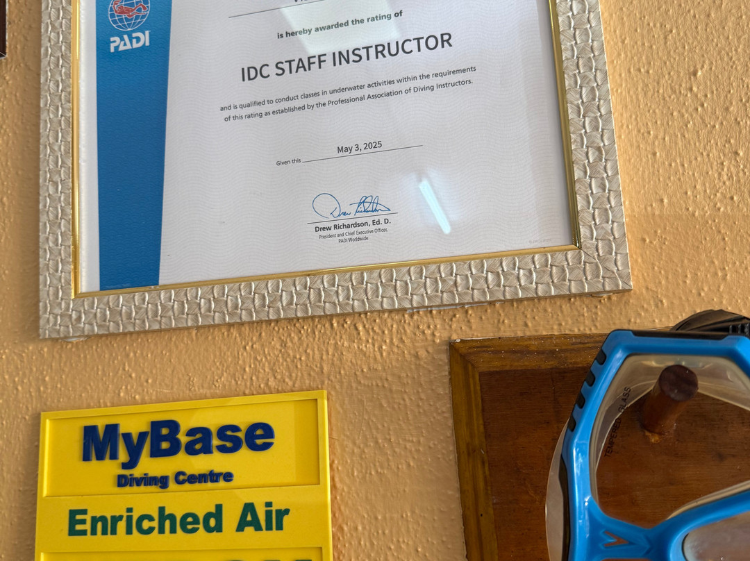 基地潜水中心-Pereybere必去景点