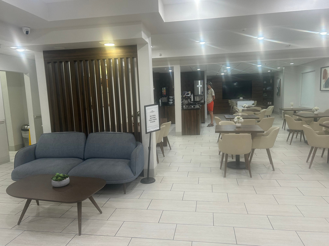 哈蒂斯堡蔚景温德姆酒店主图