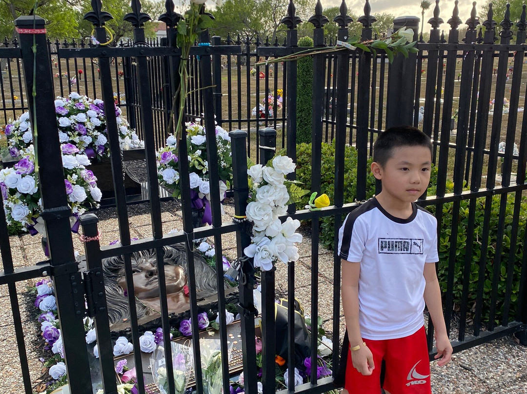 The Grave of Selena Quintanilla-Perez-科珀斯克里斯蒂市必去景点