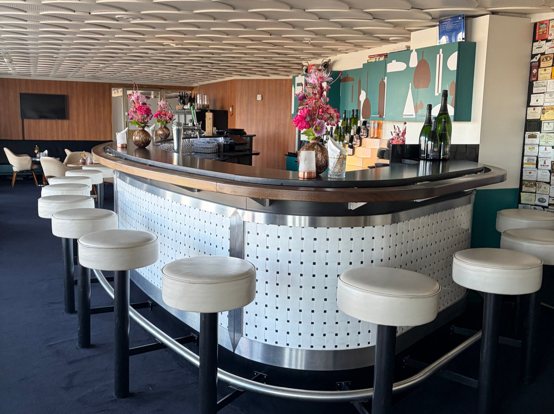 ss鹿特丹酒店主图