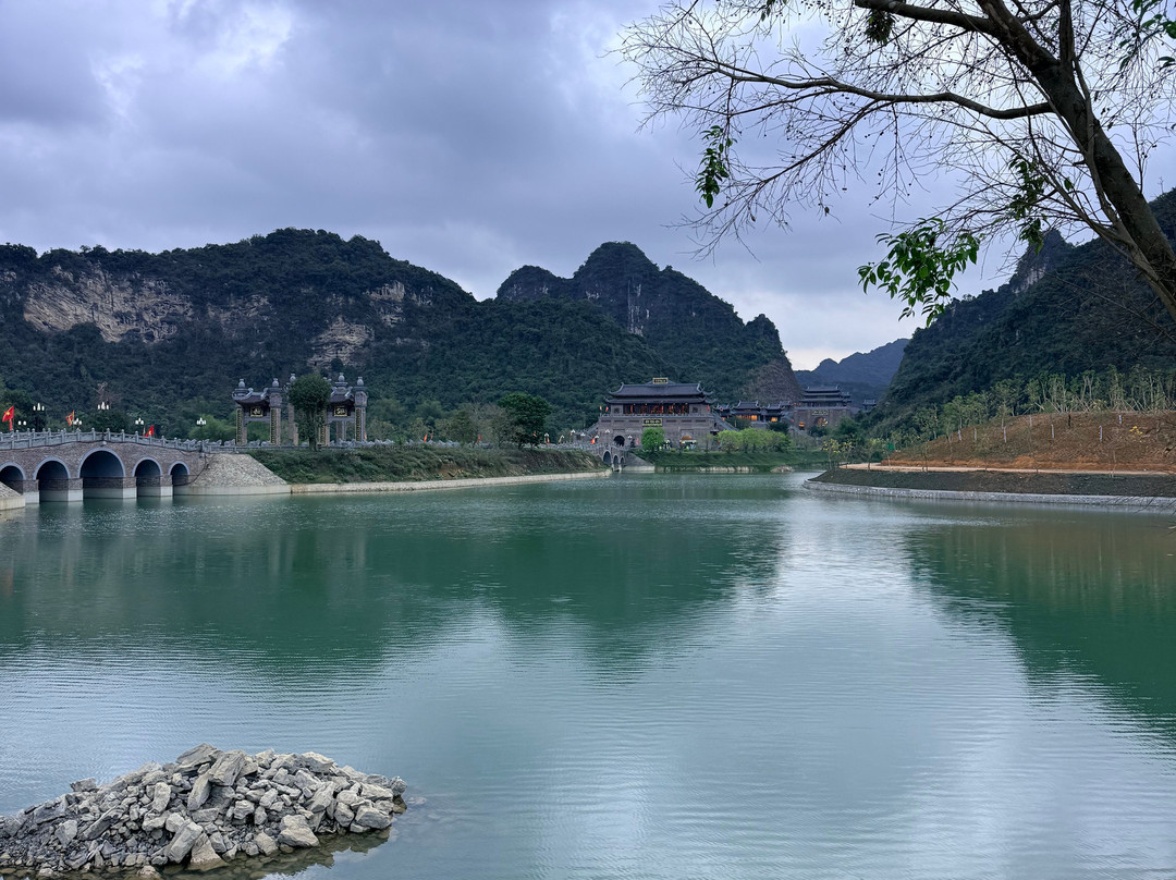Thung Ui - Ui Valley-Gia Vien必去景点
