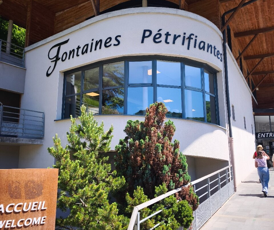Fontaines Petrifiantes de Saint-Nectaire-Saint-Nectaire必去景点