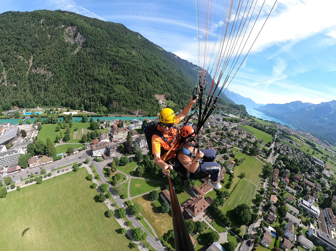 Twin Paragliding-马滕必去景点