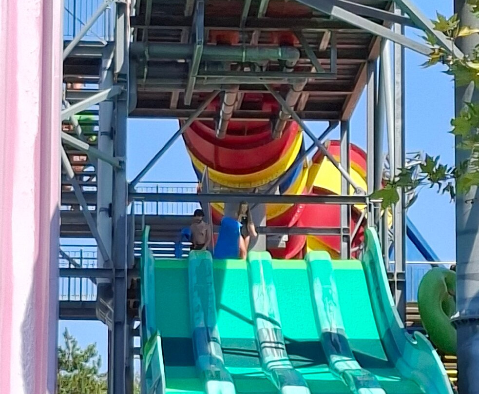 Aquapark Aquamania-阿尔伯纳必去景点
