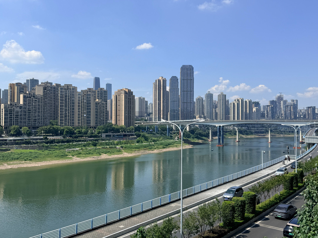 李子坝站-重庆市必去景点