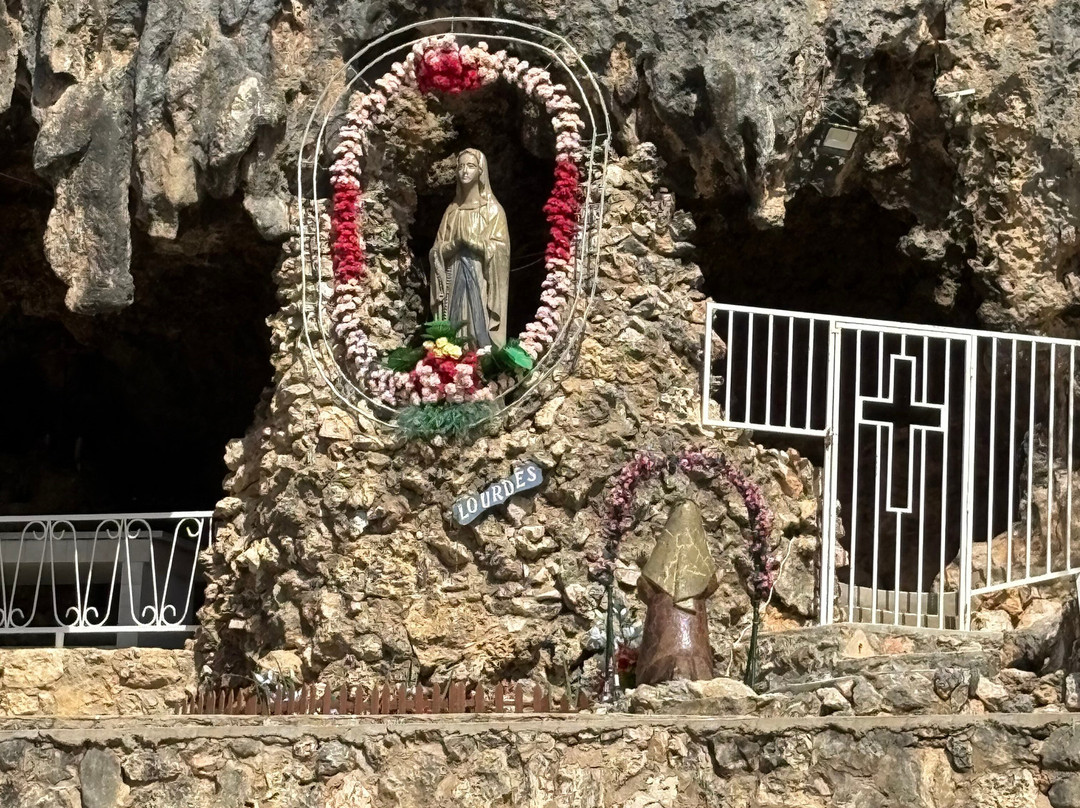 Lourdes Grotto-萨瓦内塔必去景点