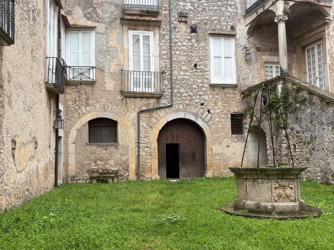 Castello Macchiaroli-Teggiano必去景点