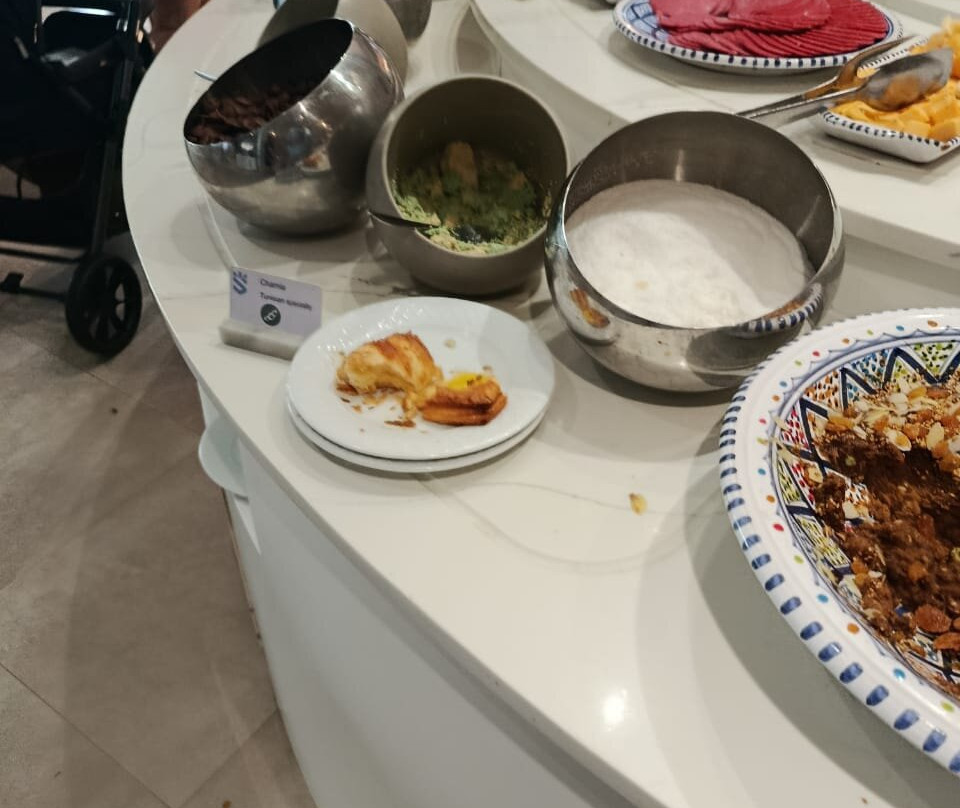 萨尔坦酒店主图