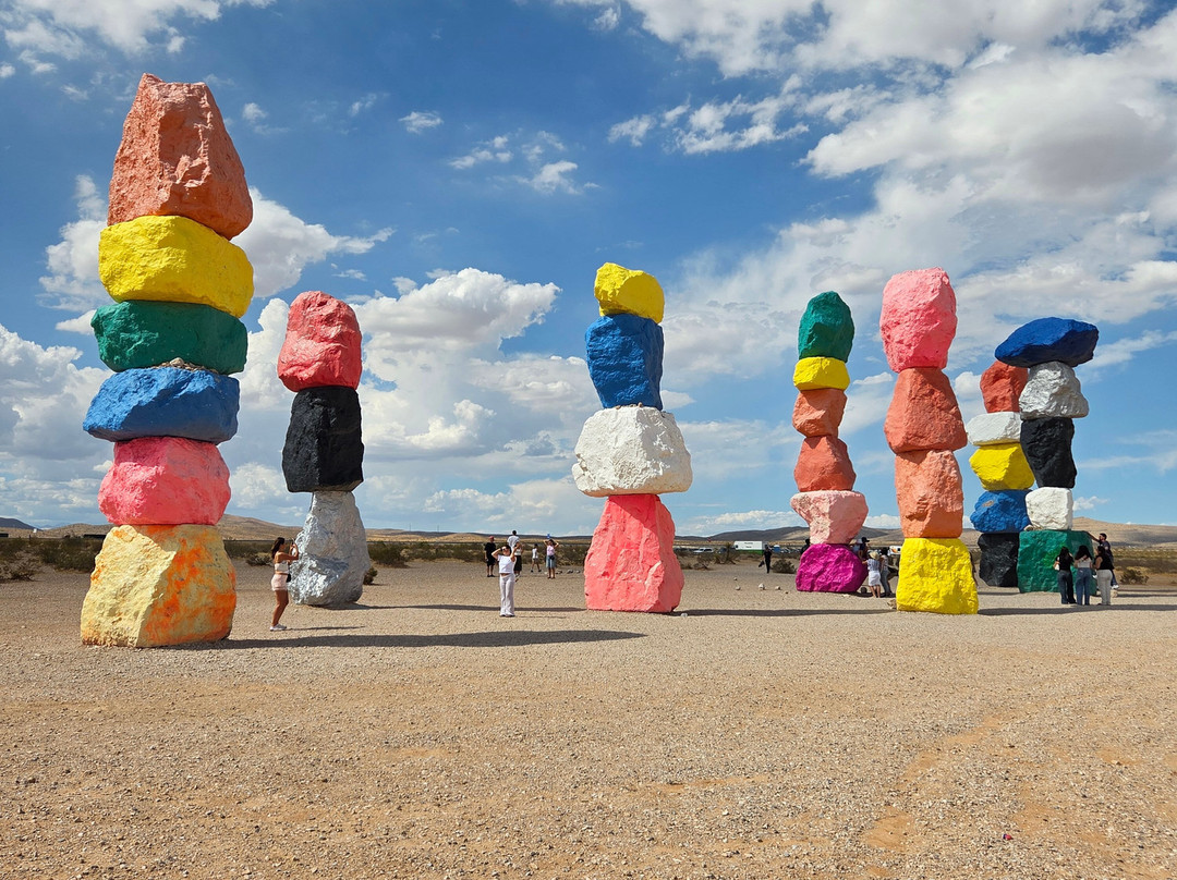 Seven Magic Mountains-Jean必去景点