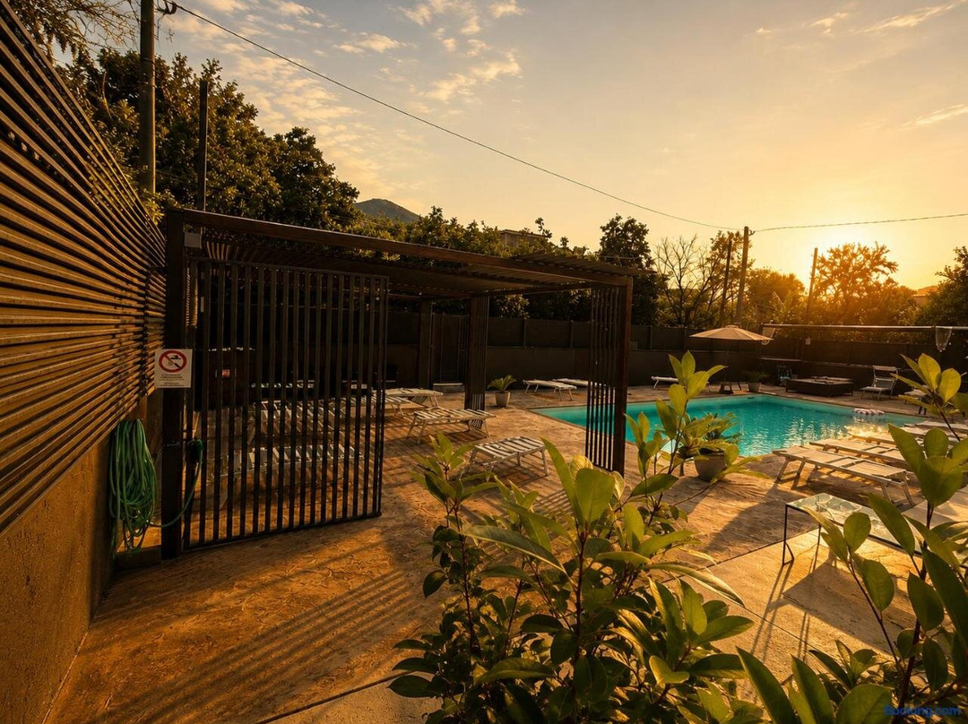 Coast To Coast Heated Rooms & Seasonal Pool, vicino Pompei