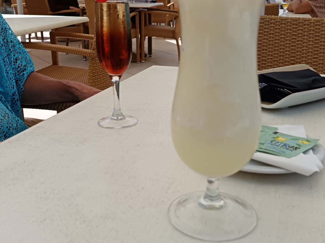 阿罗纳春天大酒店-限成人主图