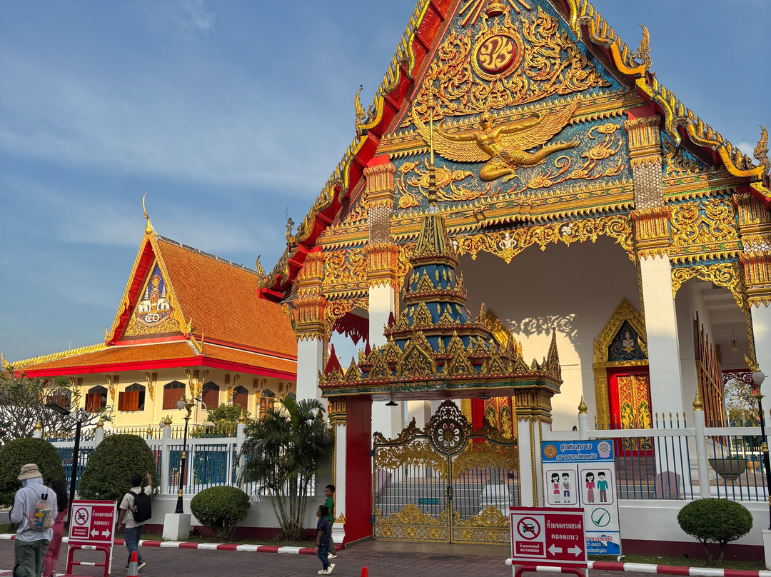 Wat Mongkol Nimit-Talat Yai必去景点