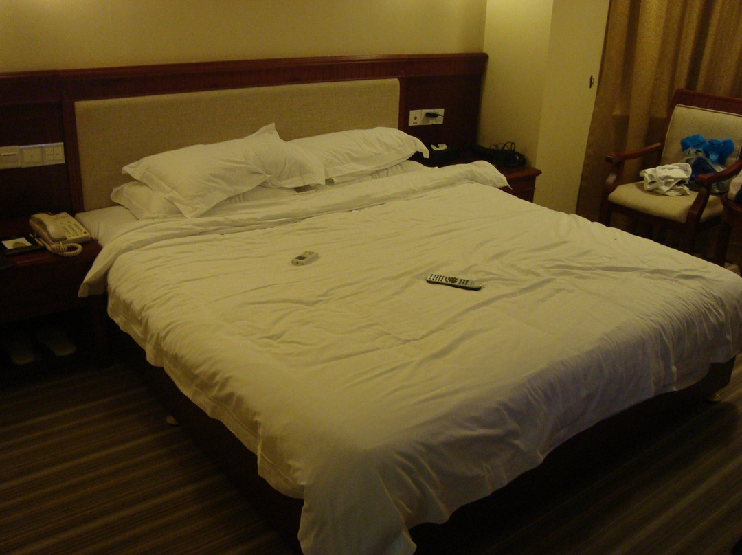 深圳维也纳酒店东门店主图