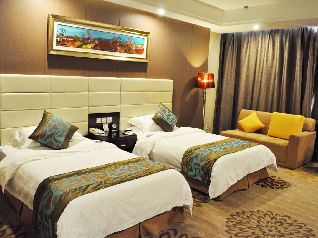 华美达大酒店主图