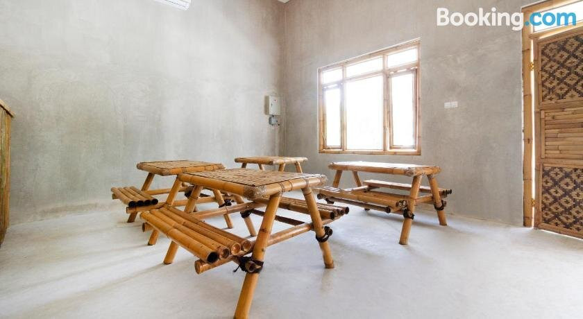 OYO 2944 Sukawana Travel Hub Guest House