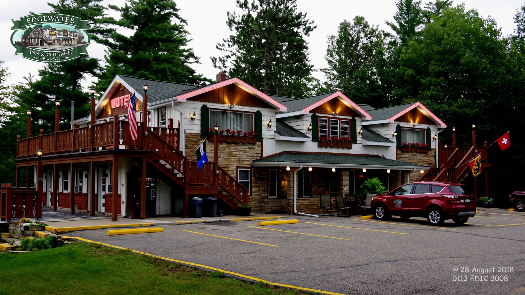 Edgewater Inn & Cottages-官方
