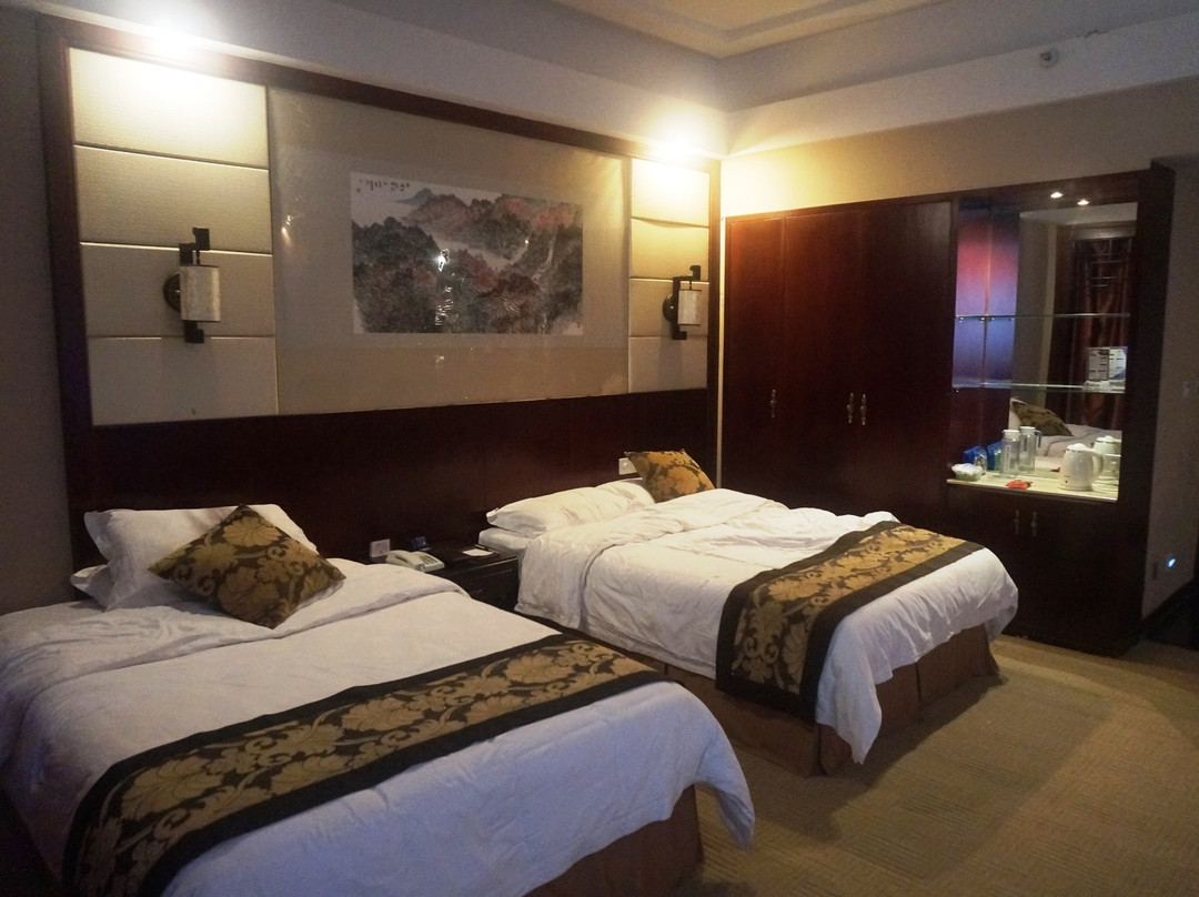 凤廷国际大酒店 主图