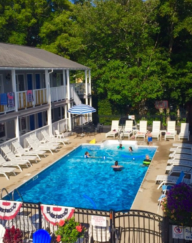 Stage Run by the Sea