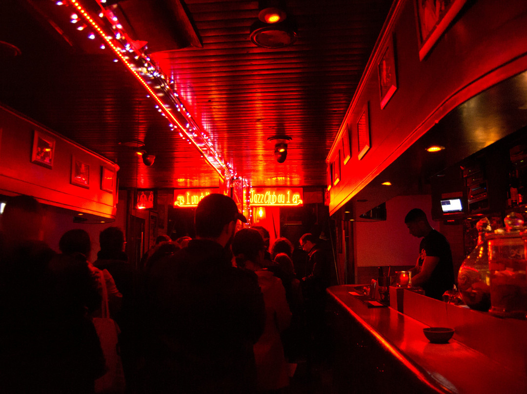 Le Baiser Sale酒吧-巴黎必去景点
