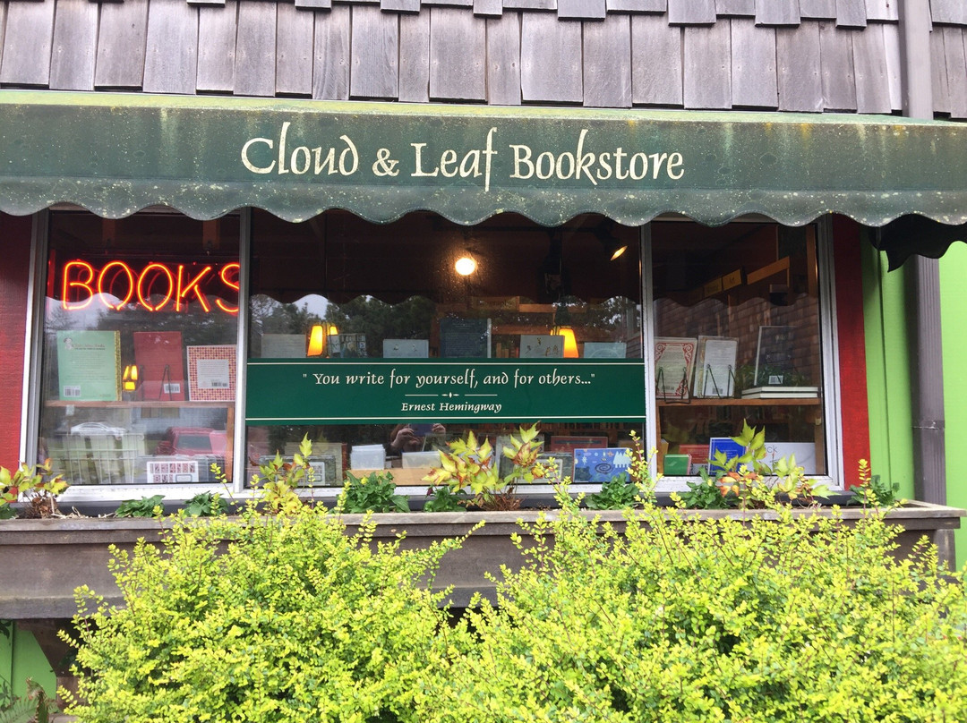 Cloud and Leaf Bookstore-Manzanita必去景点