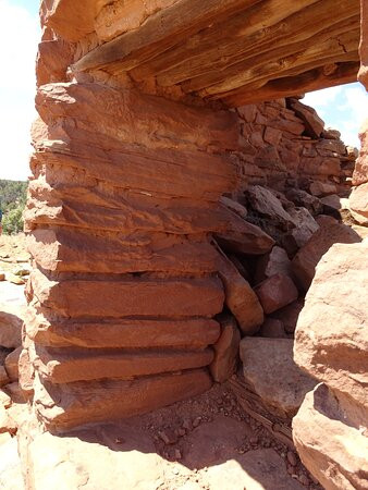 Cave Canyon Indian Towers-布兰丁必去景点