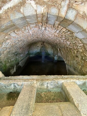 Megali Vrisi (Great Fountain)-Krasi必去景点