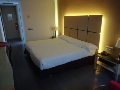 瓦伦西亚市普埃尔塔丝绸酒店-客卧