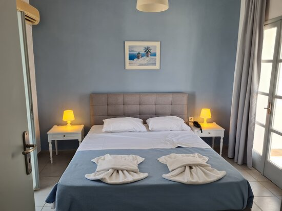 Selena Village主图