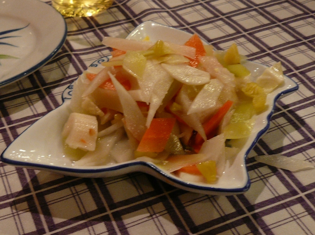 上海滴水洞湘菜馆(仙霞店)