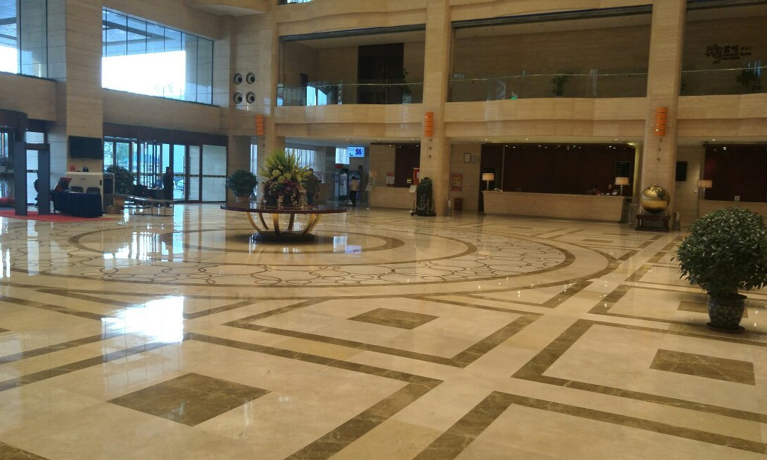 库车库车饭店五星楼主图