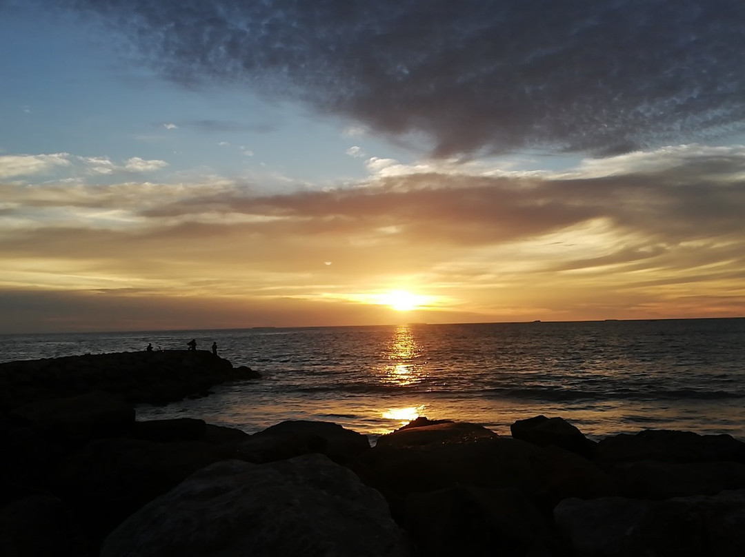 Taplau Pantai Padang