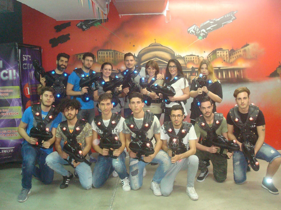 Acerra旅游景点-Xcalibur laser combat experience