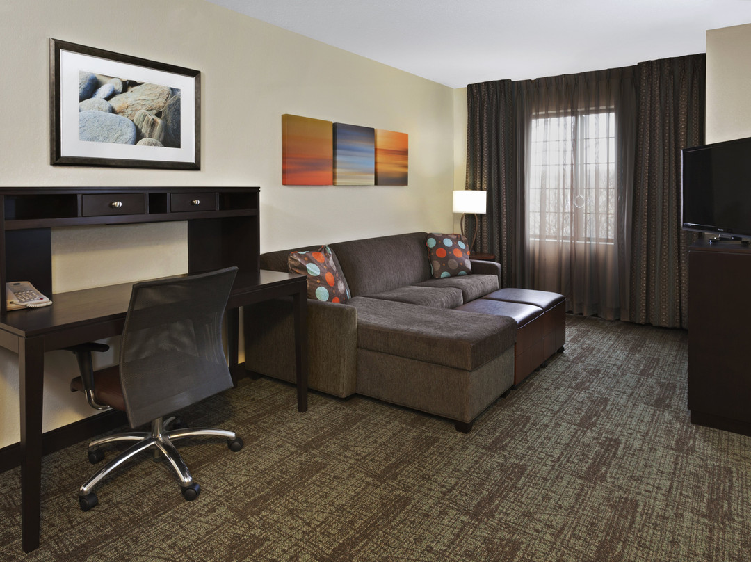 Staybridge Suites Springfield-South by IHG主图
