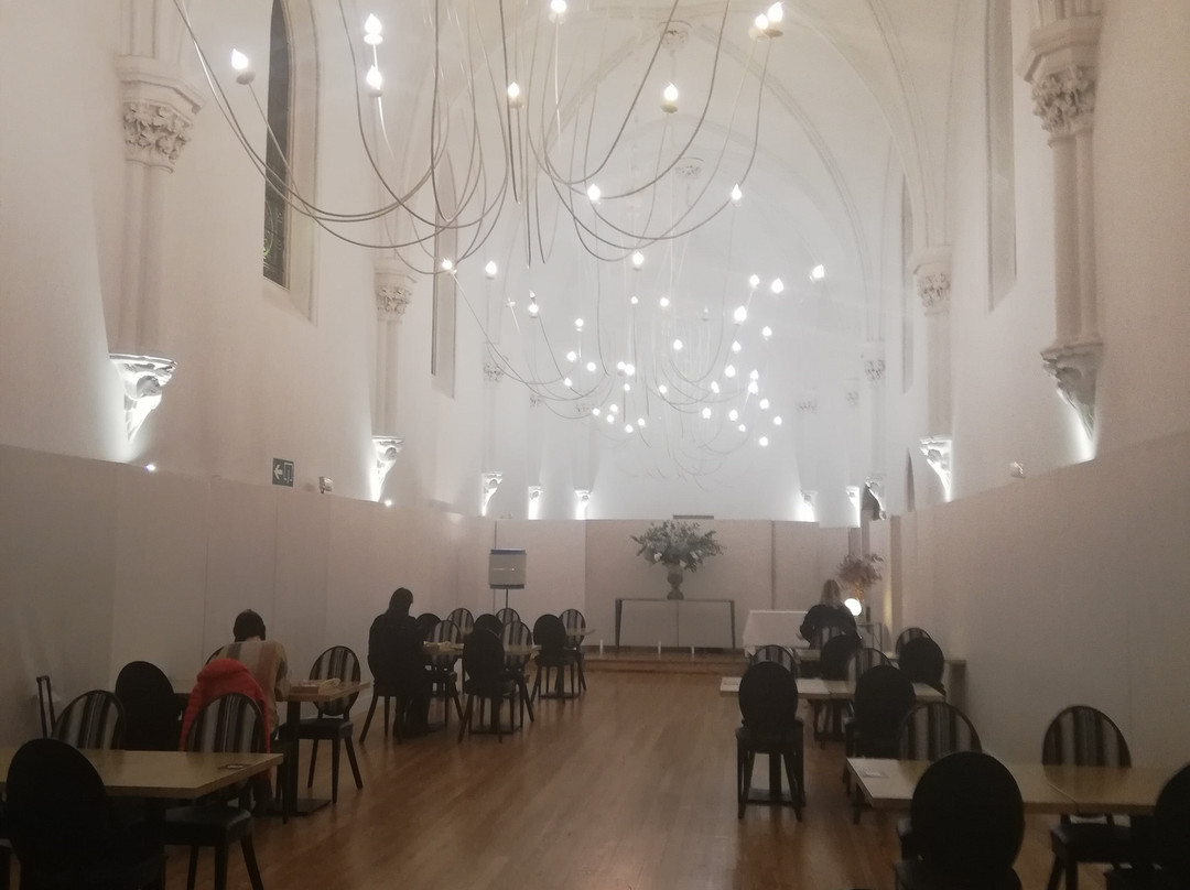 旅途之门酒店主图