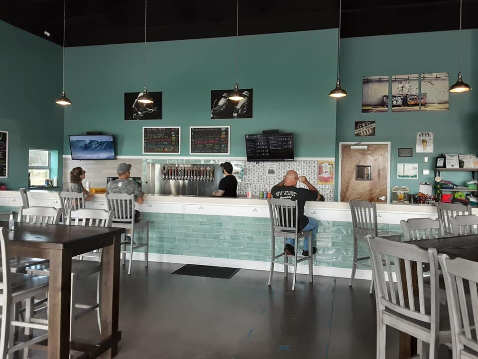 3 Car Garage Brewing-布雷登顿必去景点