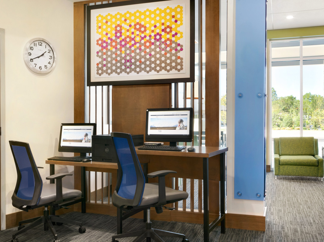 Holiday Inn Express & Suites Salisbury By IHG主图