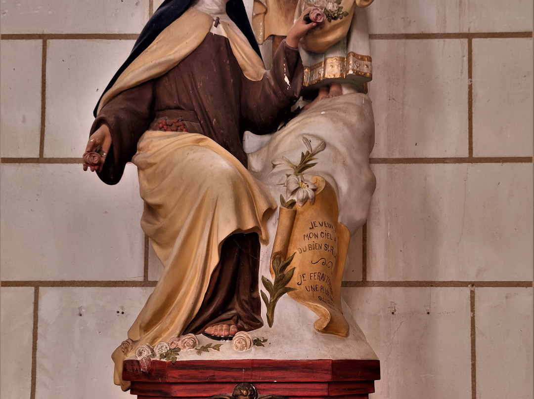 Eglise Saint-Hilaire-Valence-en-Poitou必去景点