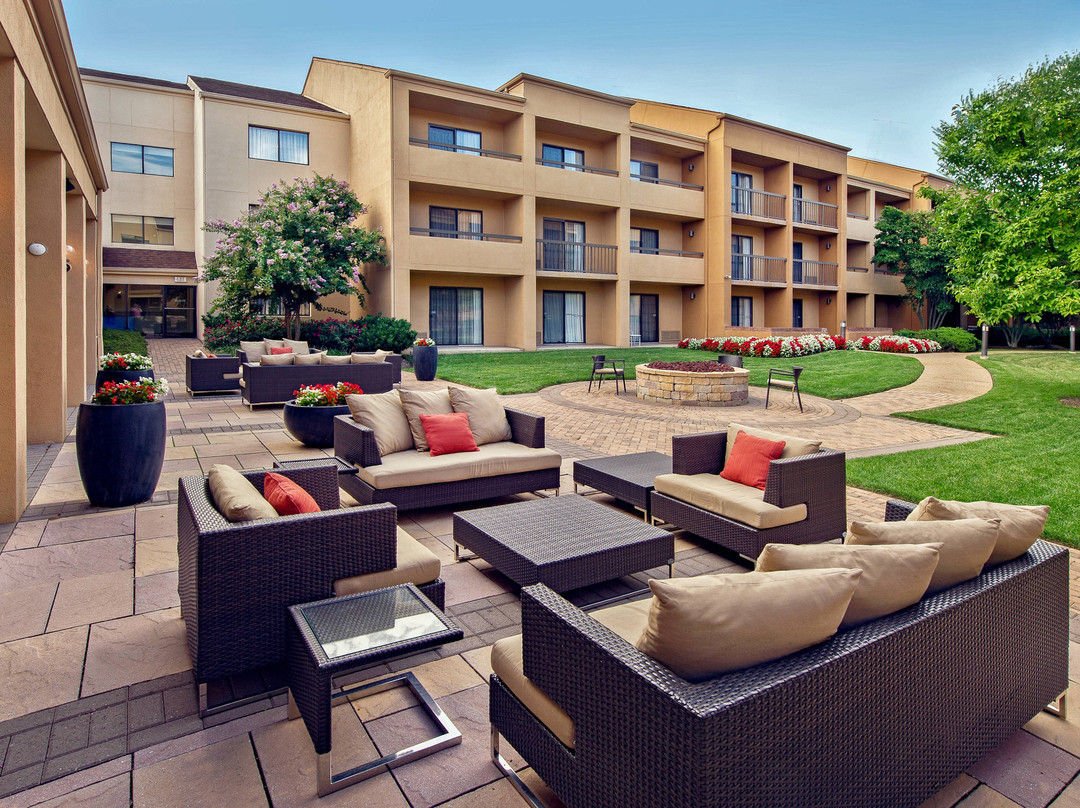 费尔奥克斯费尔法斯万怡酒店主图