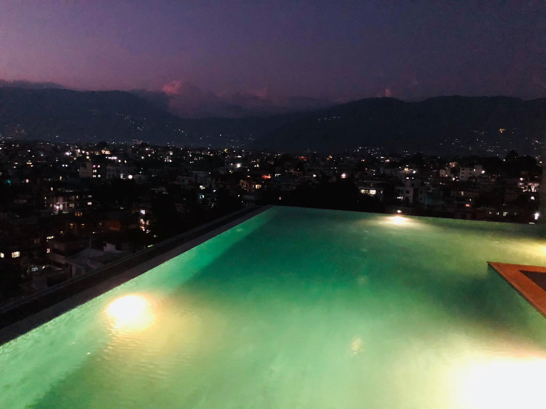 香巴拉酒店主图