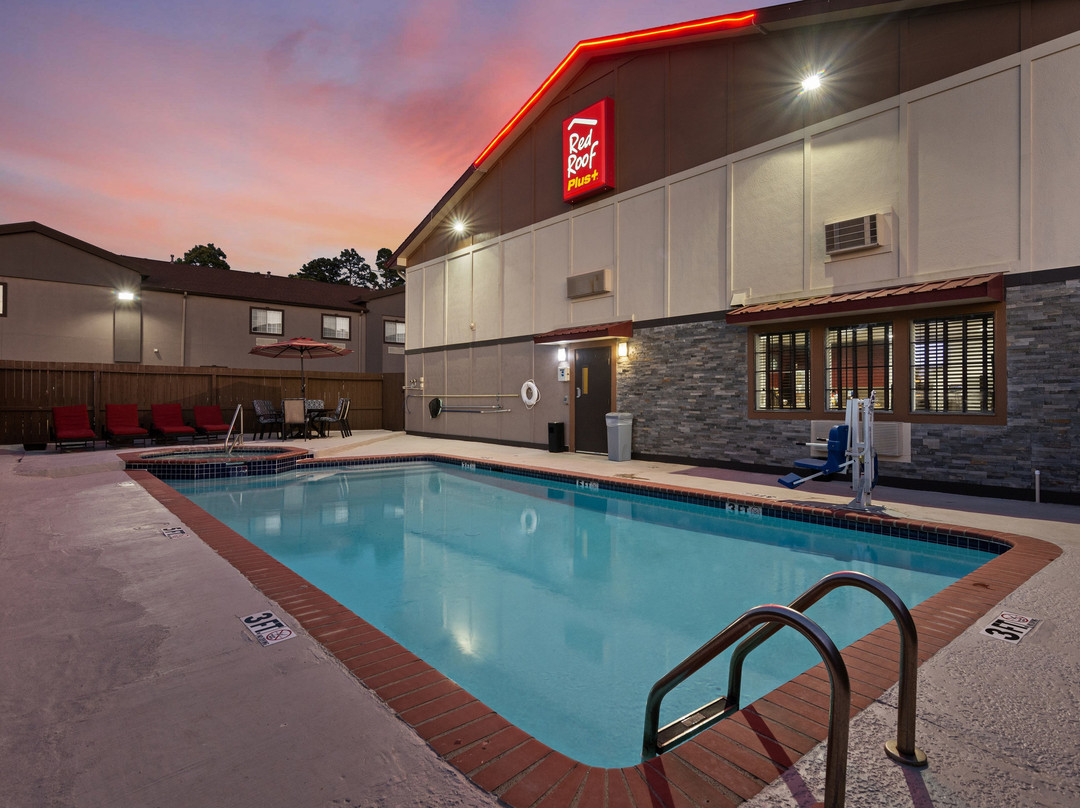 Red Roof PLUS+ Huntsville主图