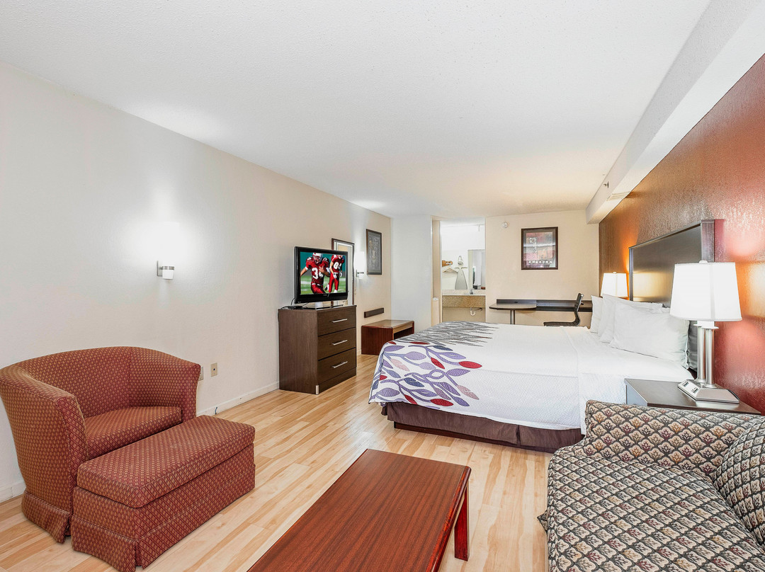 Red Roof Inn & Suites Rome主图