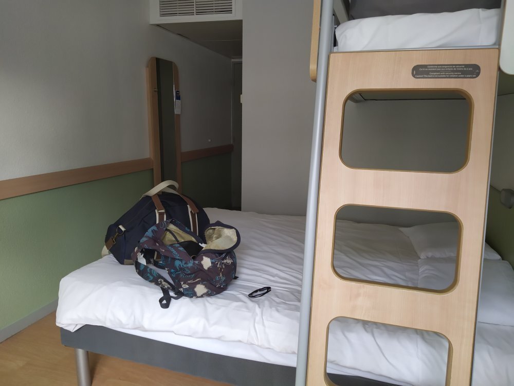 宜必思快捷普瓦捷南酒店-官方