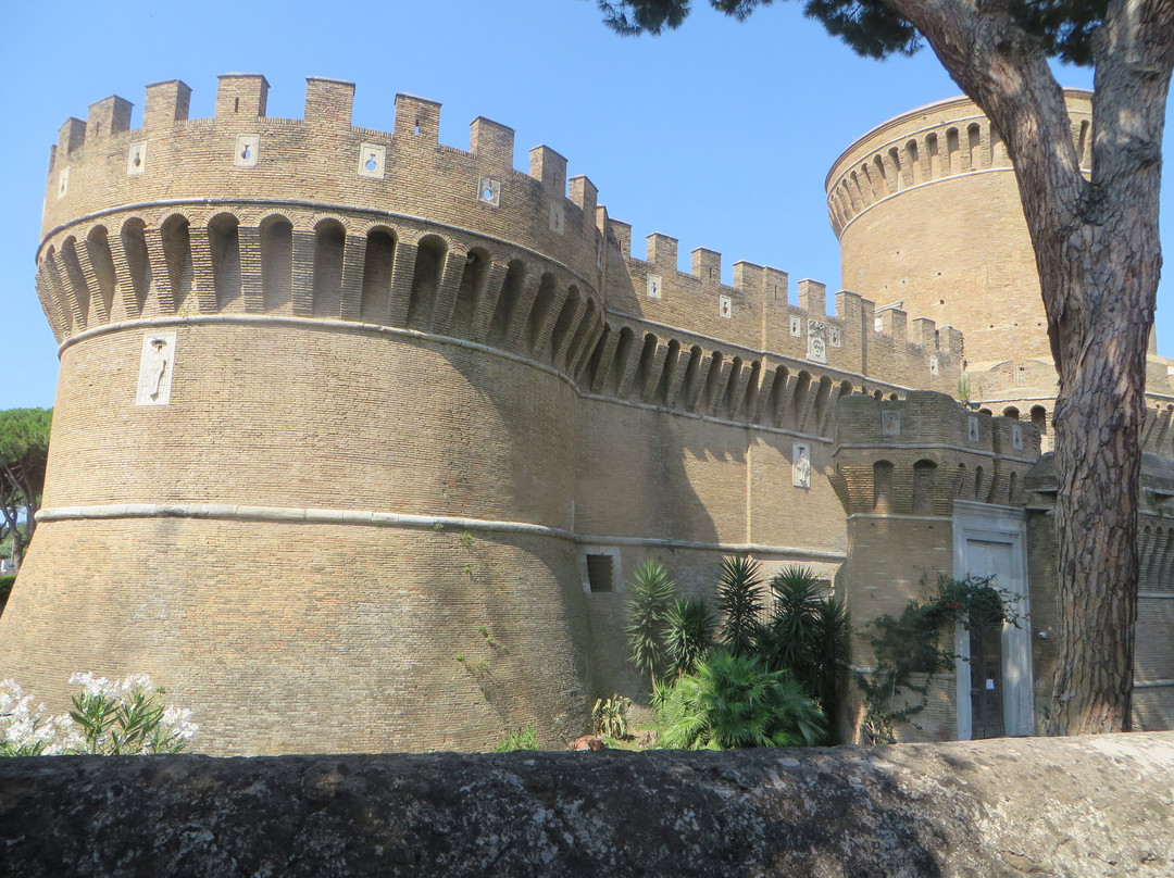 Cattedrale Di S. Aurea-Ostia Antica必去景点
